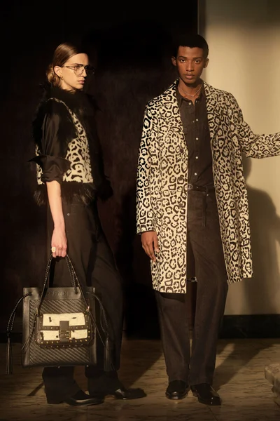 Look 18
